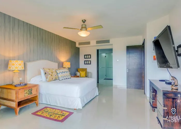 Tropical Living W Pool, Hot Tub & Gym * Playa del Carmen