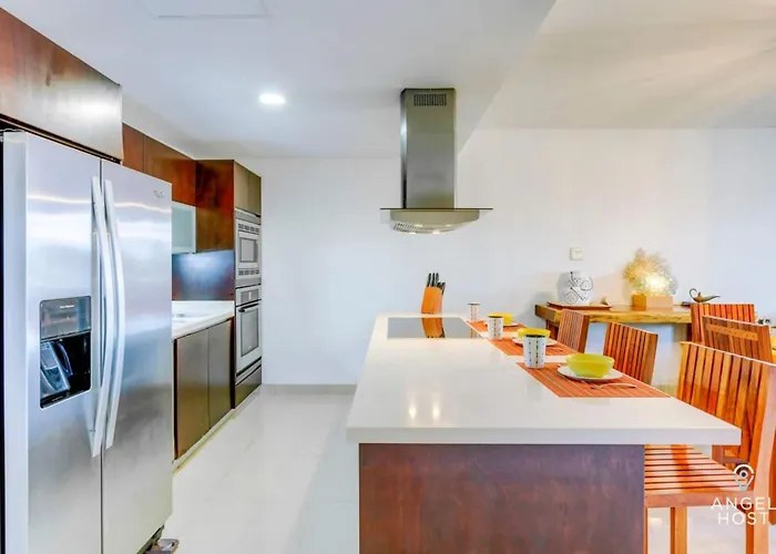 Tropical Living W Pool, Hot Tub & Gym Apartament