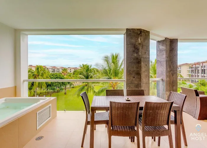 Tropical Living W Pool, Hot Tub & Gym *
